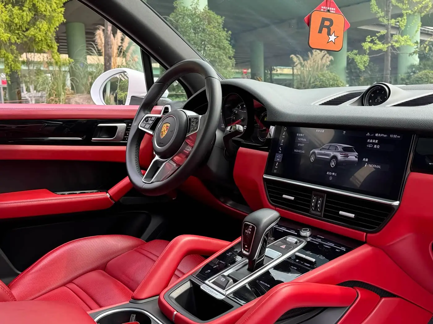 Porsche Cayenne 2019 — Photo 13/18