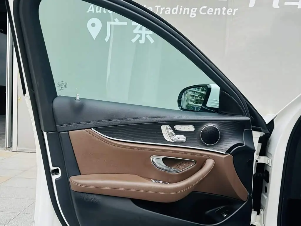 Mercedes-Benz E-Class 2020 — Photo 20/20