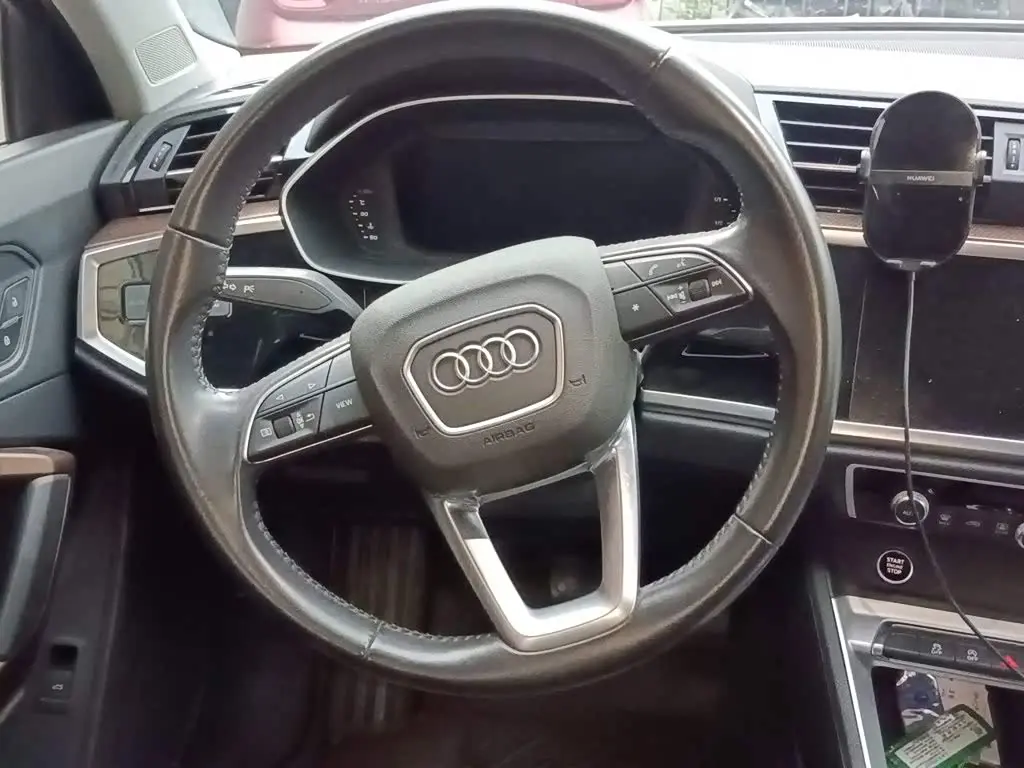 Audi Q3 2021 — Фото 11/20