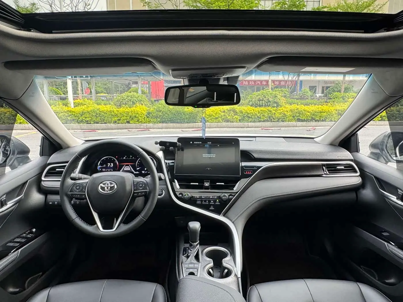 Toyota Camry 2022 — Şəkil 5/9