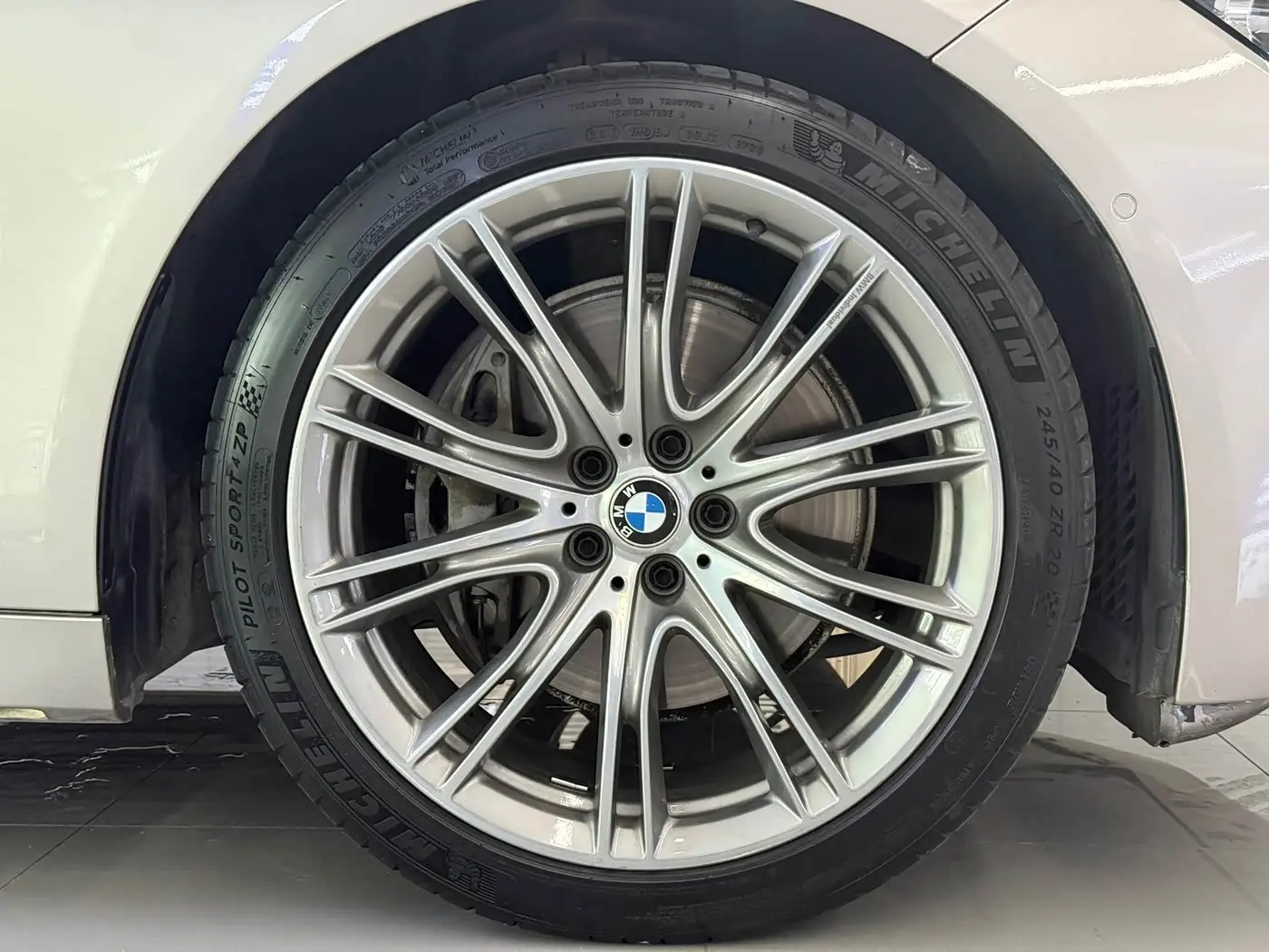 BMW 7 Series 2021 — ფოტო 4/18