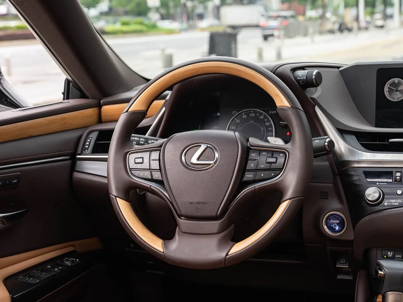 Lexus ES 2021 — Photo 14/20