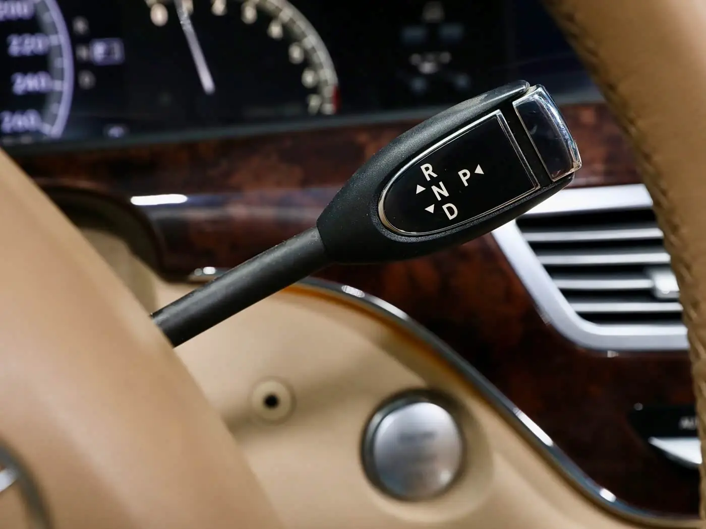 Mercedes-Benz S-Class 2008 — Photo 12/20