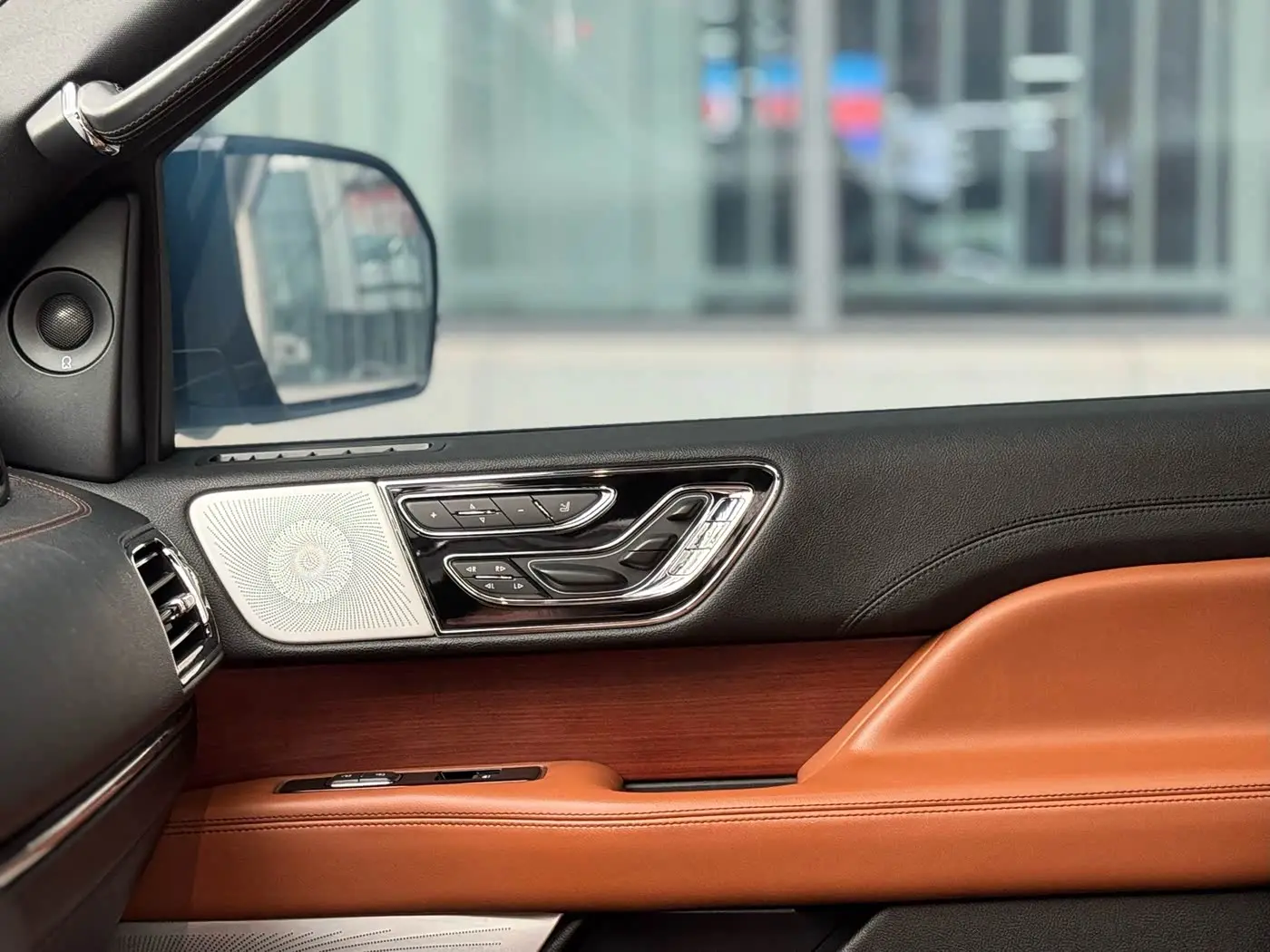 Lincoln Navigator 2020 — Şəkil 9/20