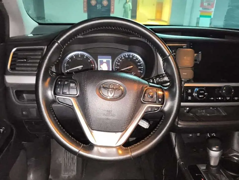 Toyota Highlander 2020 — Photo 14/16