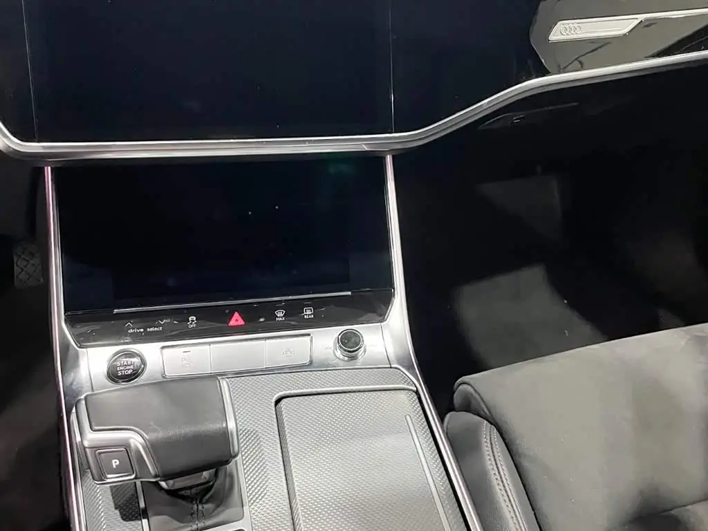 Audi A6L 2024 — Photo 10/13