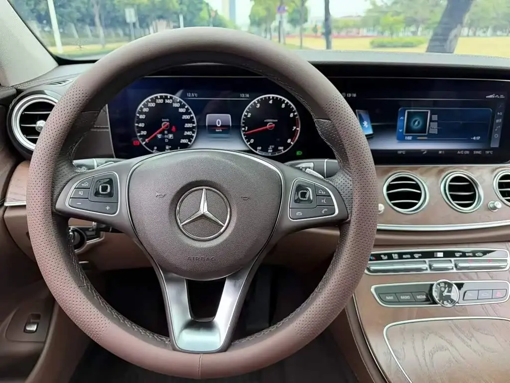 Mercedes-Benz E-Class 2018 — Фото 4/9