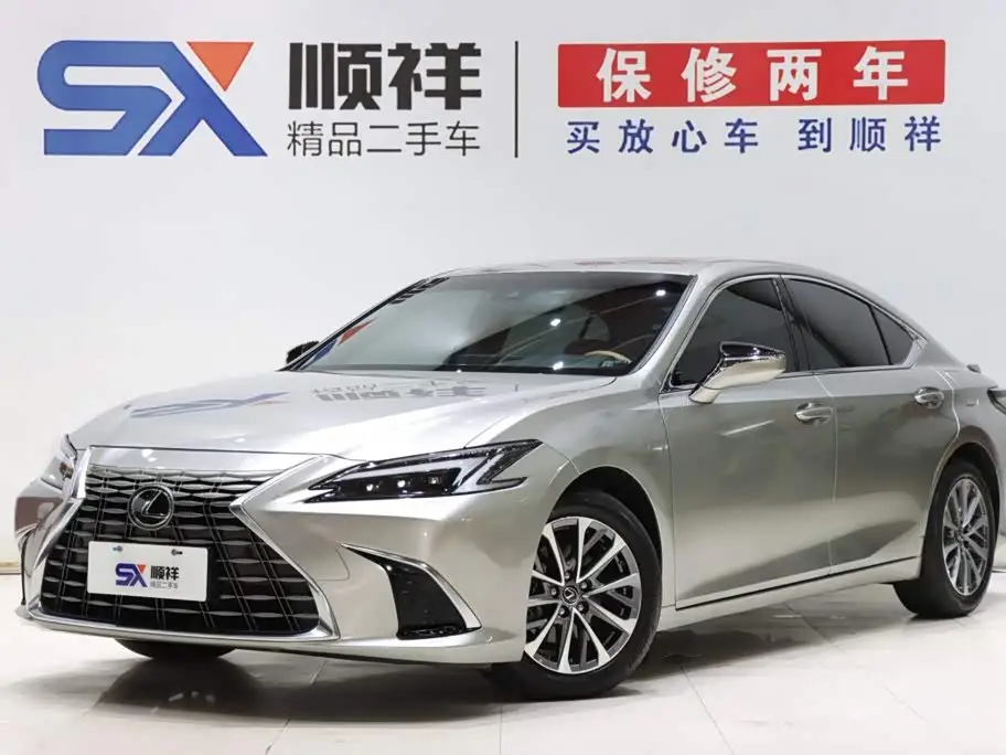 Lexus ES, 2025