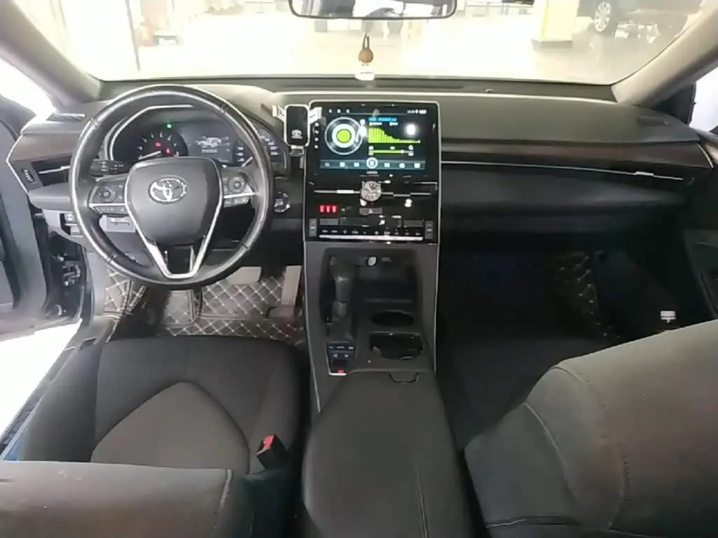 Toyota Avalon 2019 — Фото 10/20