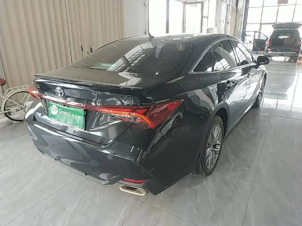 Toyota Avalon 2019 — Фото 7/20