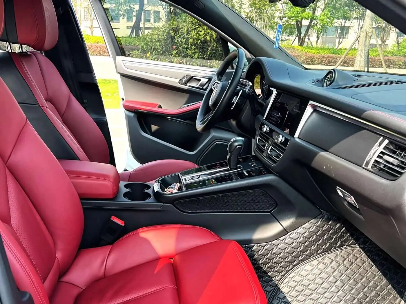 Porsche Macan 2022 — Şəkil 4/10