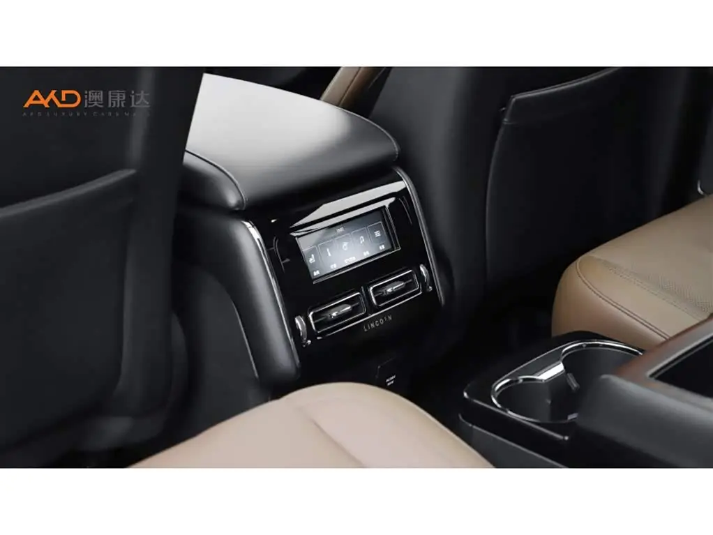 Lincoln Aviator 2020 — Photo 10/11