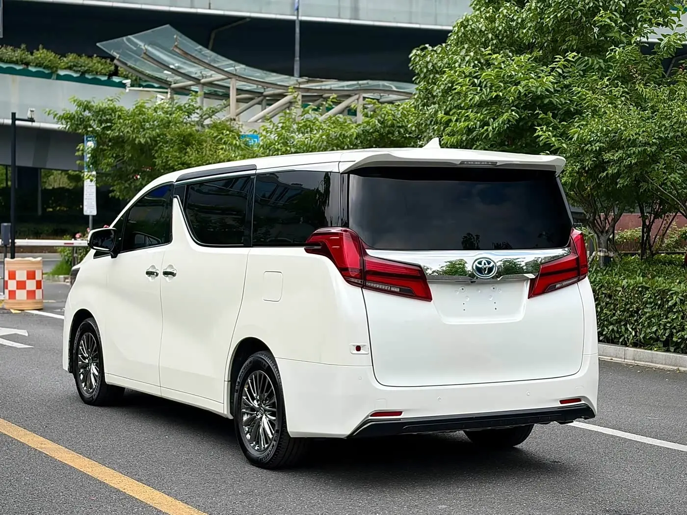 Toyota Alphard 2021 — Photo 4/20