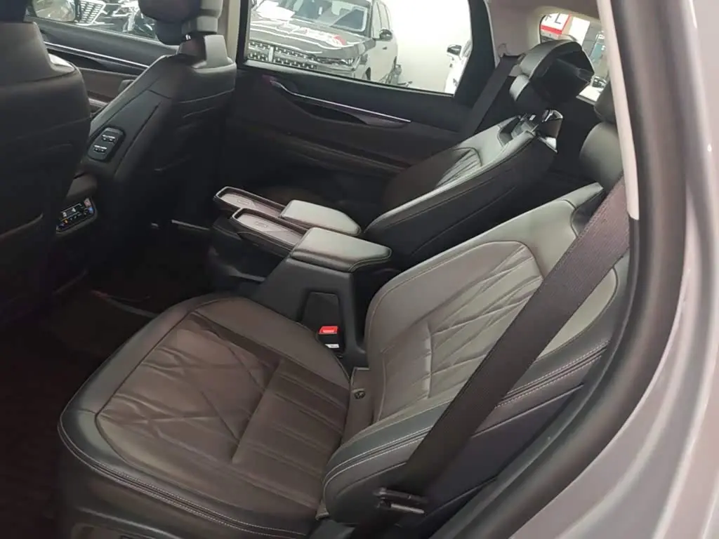 Ford Edge 2025 — Şəkil 17/20