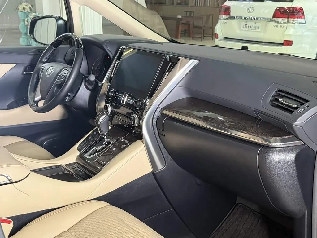 Toyota Vellfire 2021 — Photo 4/20