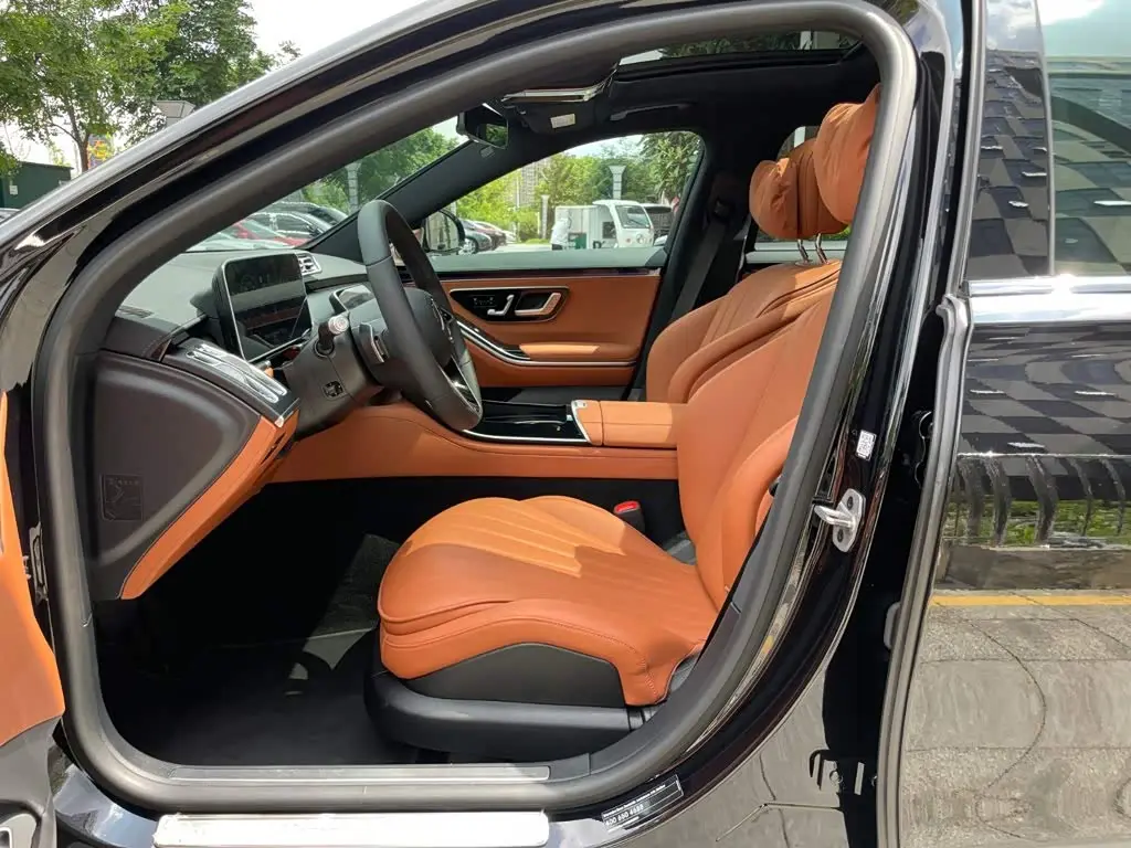 Mercedes-Benz S-Class 2024 — Photo 9/20