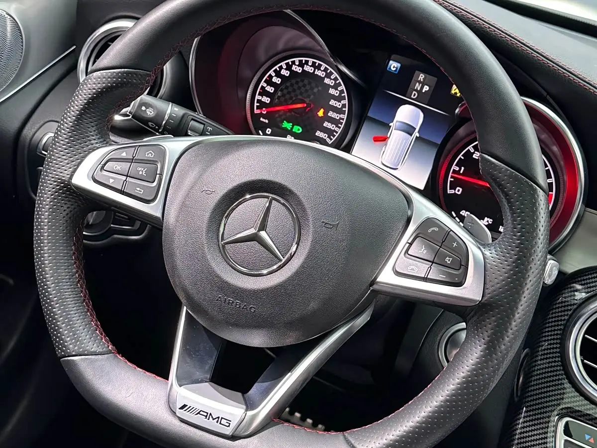 Mercedes-Benz GLC AMG 2018 — Photo 19/20