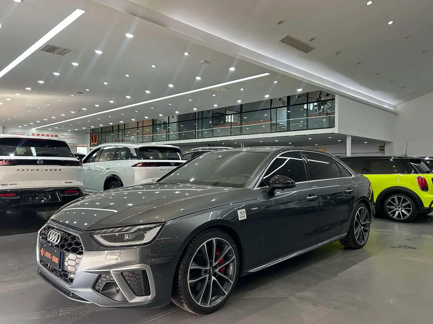Audi A4L 2020 — Photo 1/14