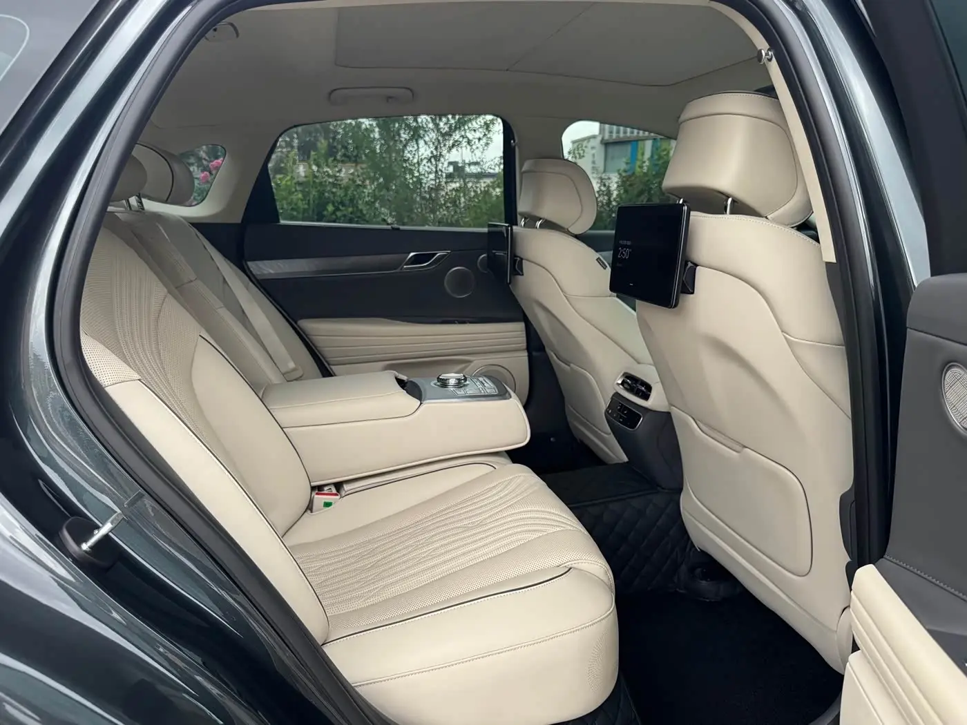 Genesis G80 2023 — Photo 16/19