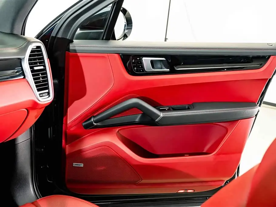 Porsche Cayenne New Energy 2021 — Фото 16/20