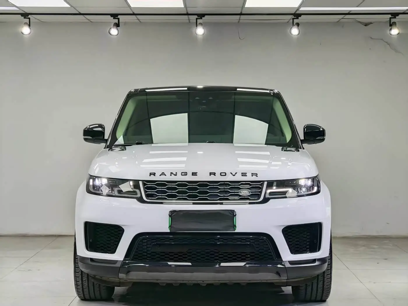 Land Rover Range Rover Sport PHEV 2021 — Photo 1/10
