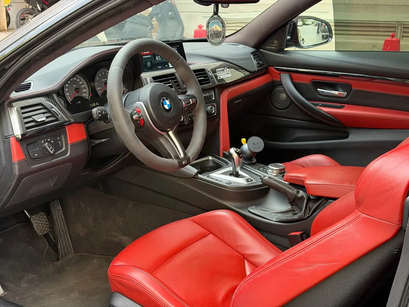 BMW M4 2017 — Photo 8/11