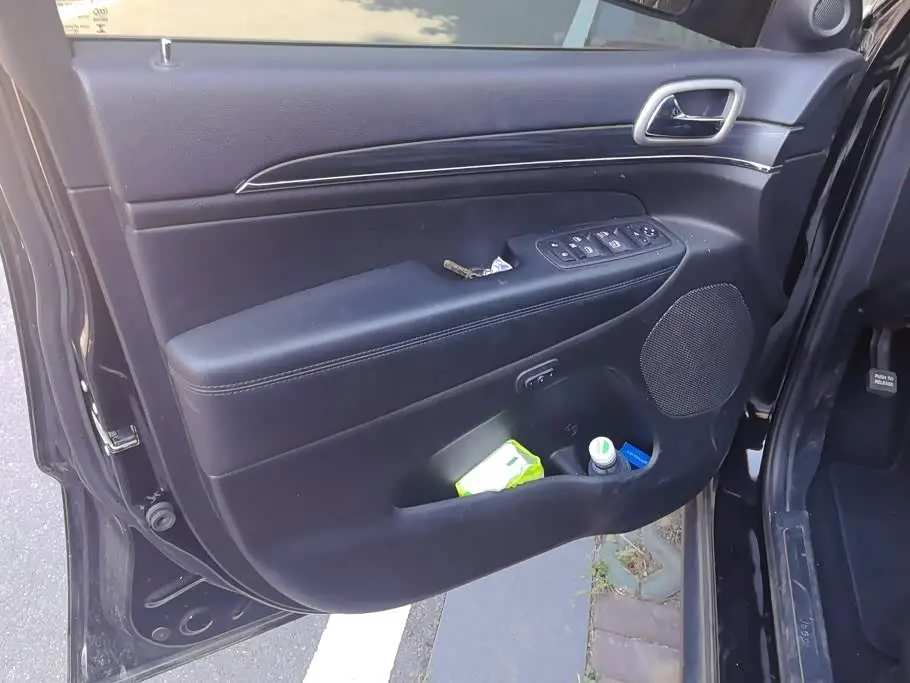 Jeep Grand Cherokee 2021 — Photo 7/16