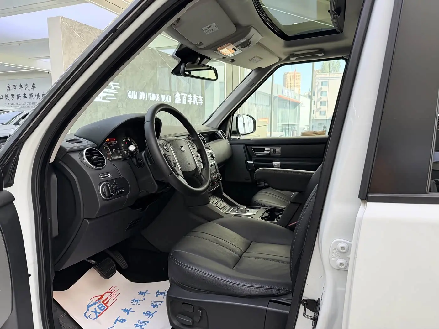 Land Rover Discovery 2014 — Фото 4/10