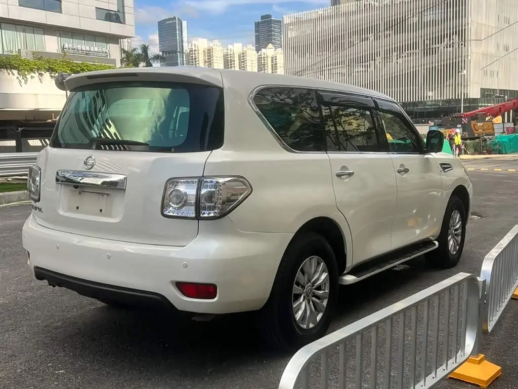 Nissan Patrol 2017 — Фото 11/11