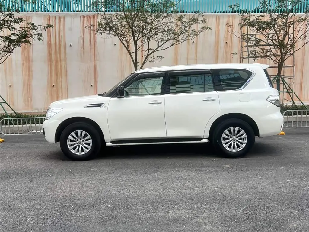 Nissan Patrol 2017 — Фото 3/11