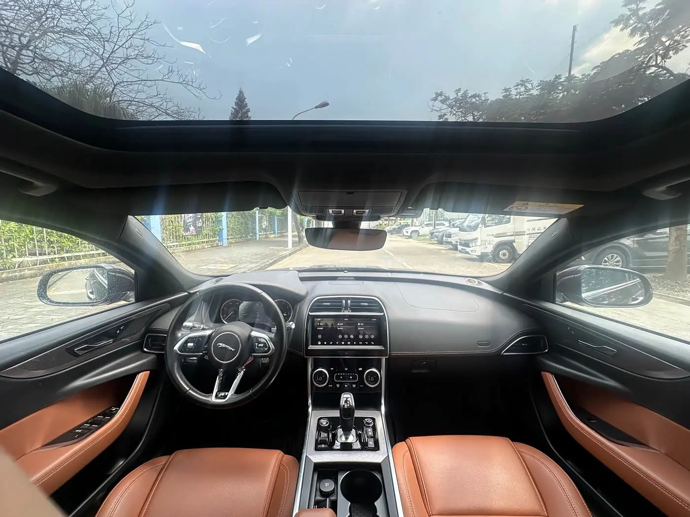 Jaguar XEL 2021 — Фото 12/16