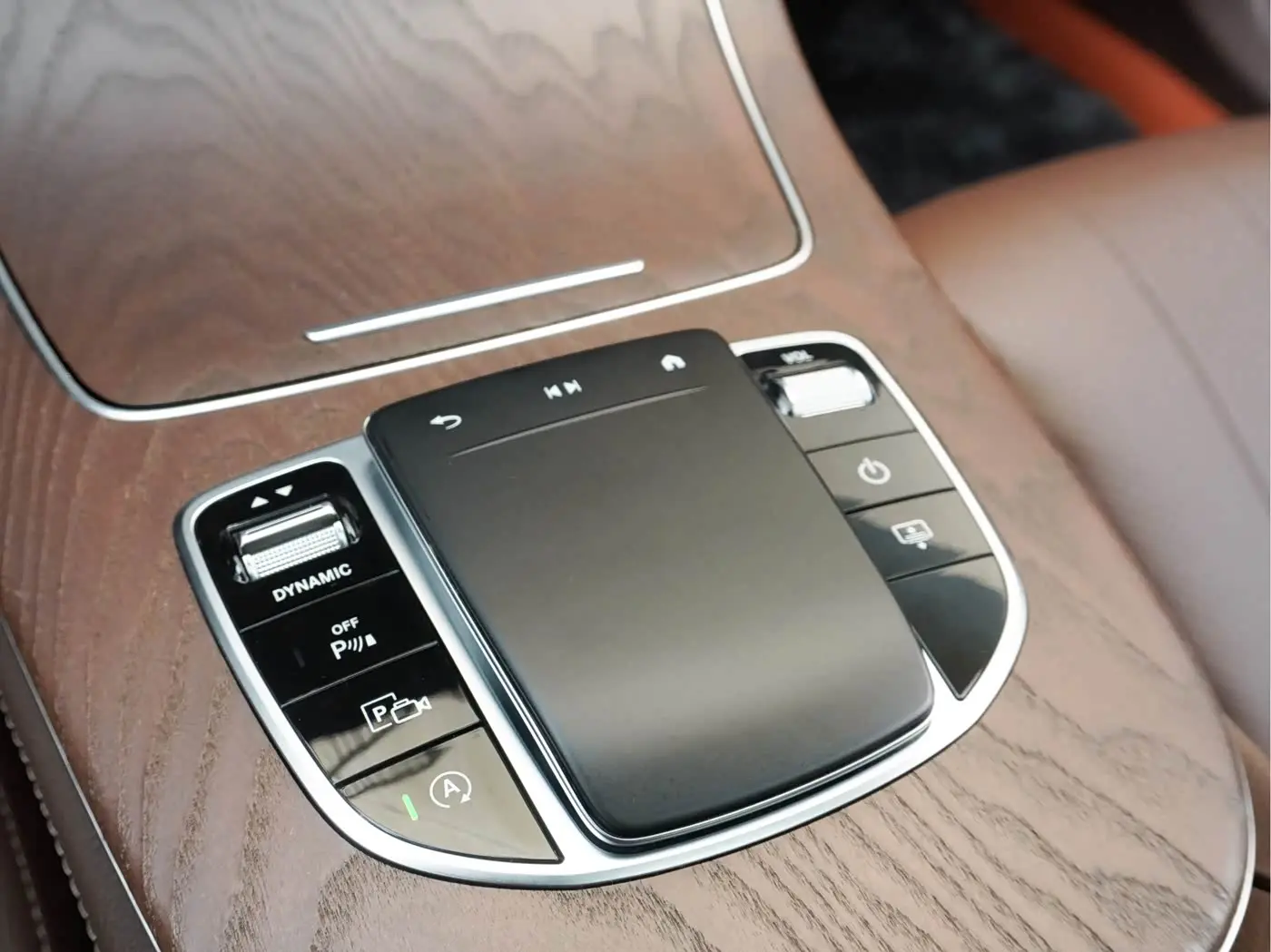 Mercedes-Benz E-Class 2021 — Photo 16/20