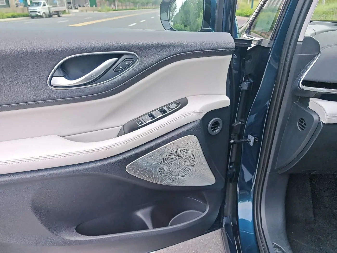Voyah Auto Voyah Dreamer 2025 — Photo 20/20