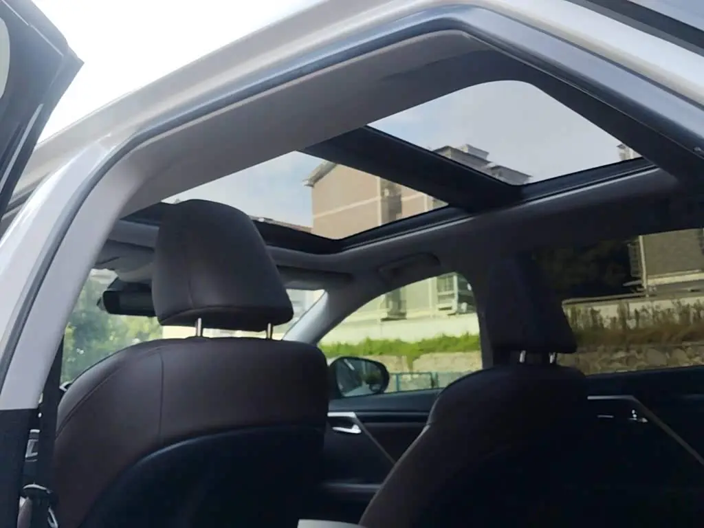 Lexus RX 2021 — Photo 18/20
