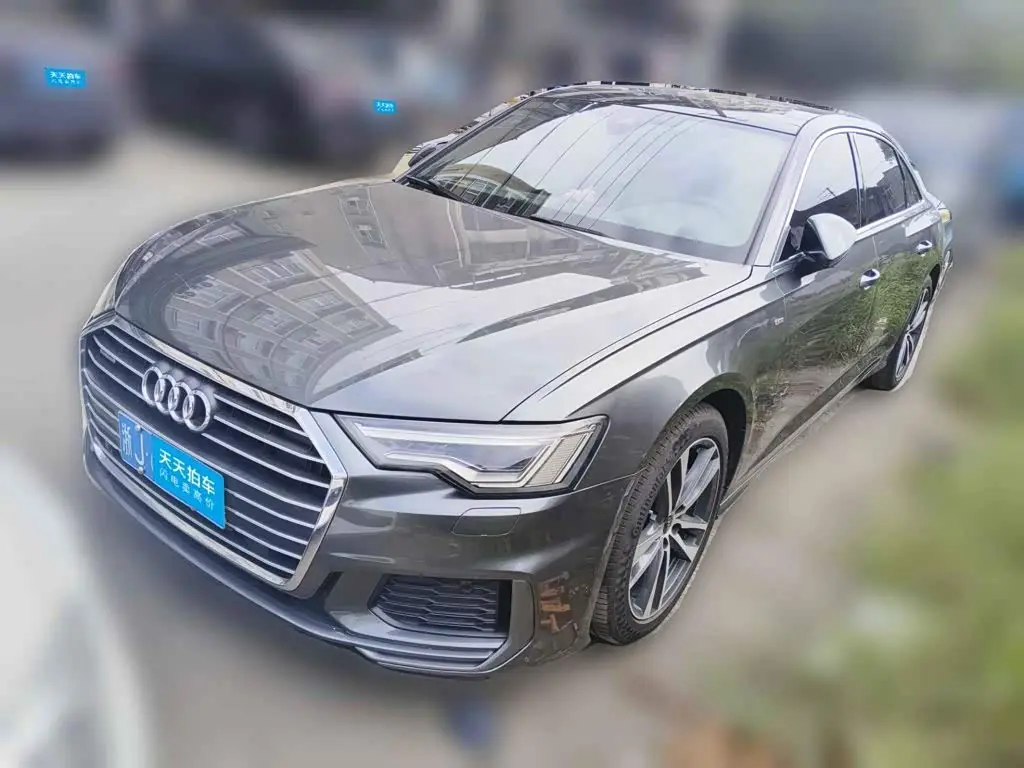 Audi A6L 2022 — Фото 1/15