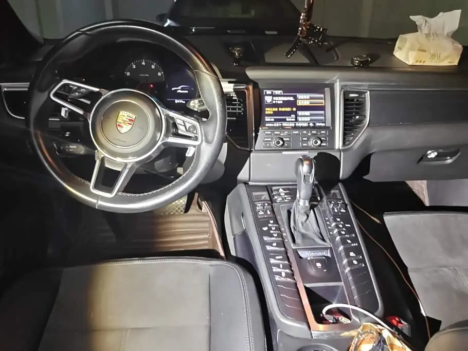 Porsche Macan 2015 — Фото 12/16