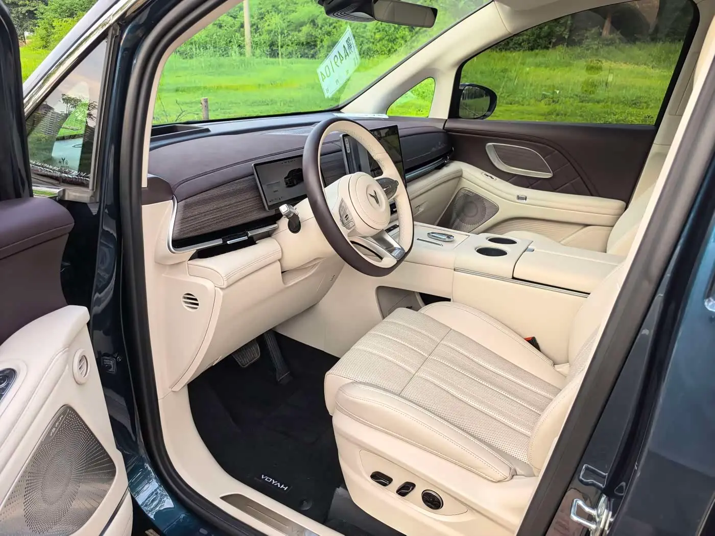 Voyah Auto Voyah Dreamer 2025 — Photo 4/20