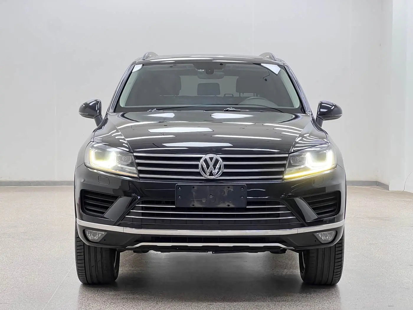 Volkswagen Touareg 2017 — Photo 2/20