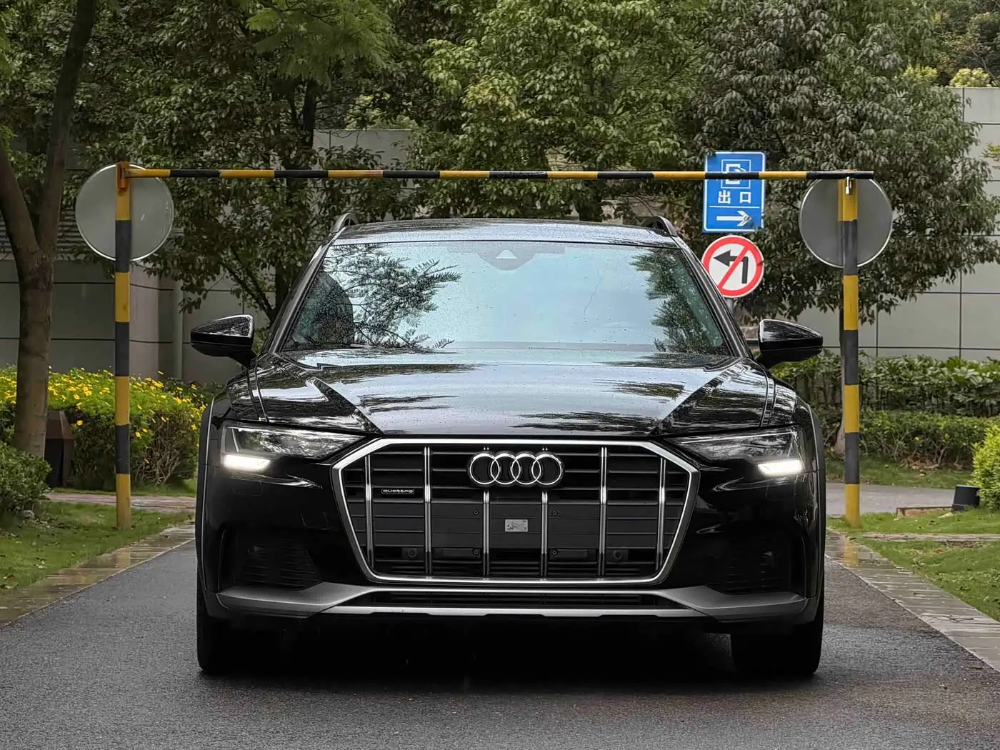 Audi A6 2023 — Photo 2/9