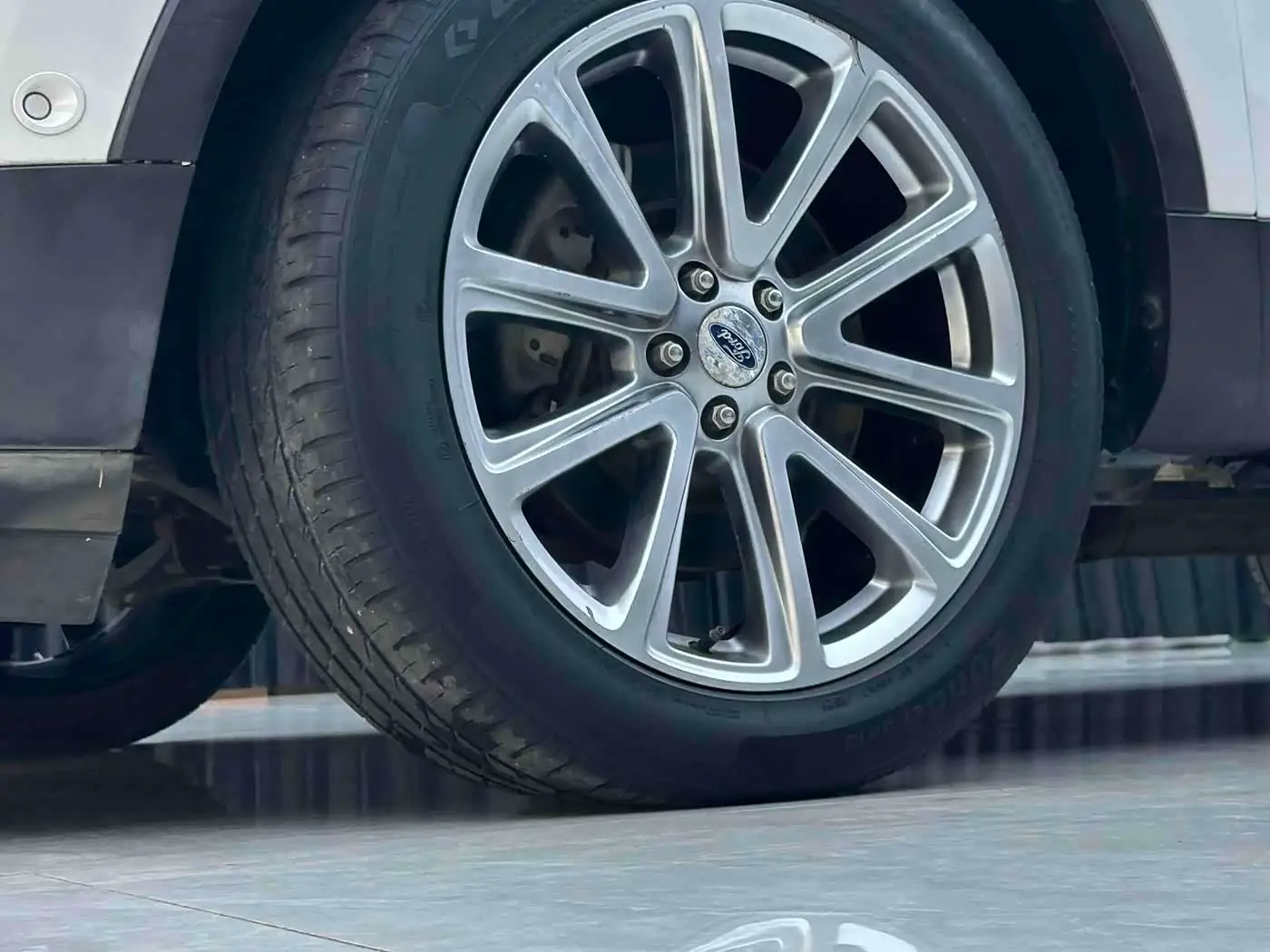 Ford Explorer 2017 — Photo 5/19