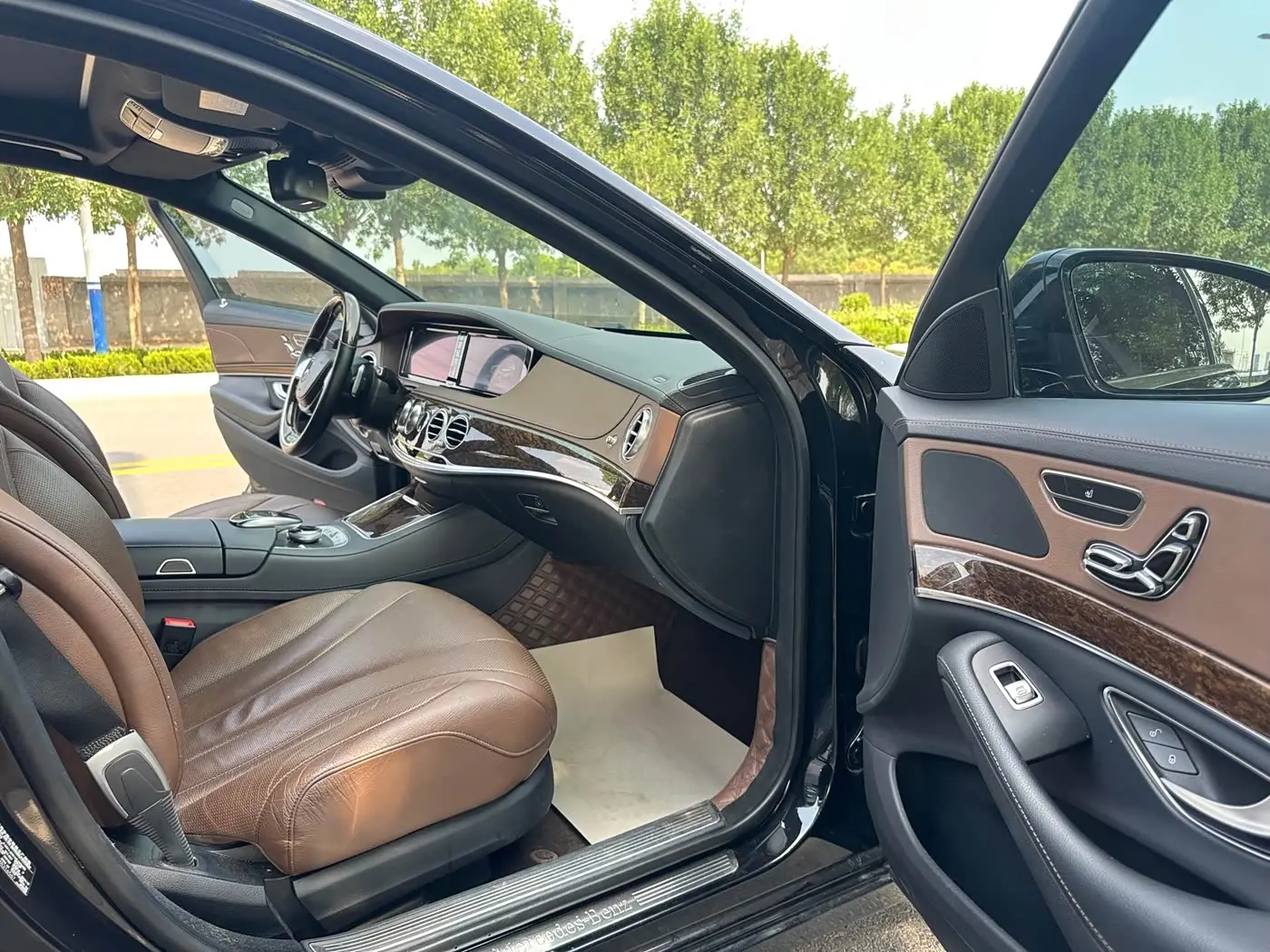 Mercedes-Benz S-Class 2017 — Photo 17/20