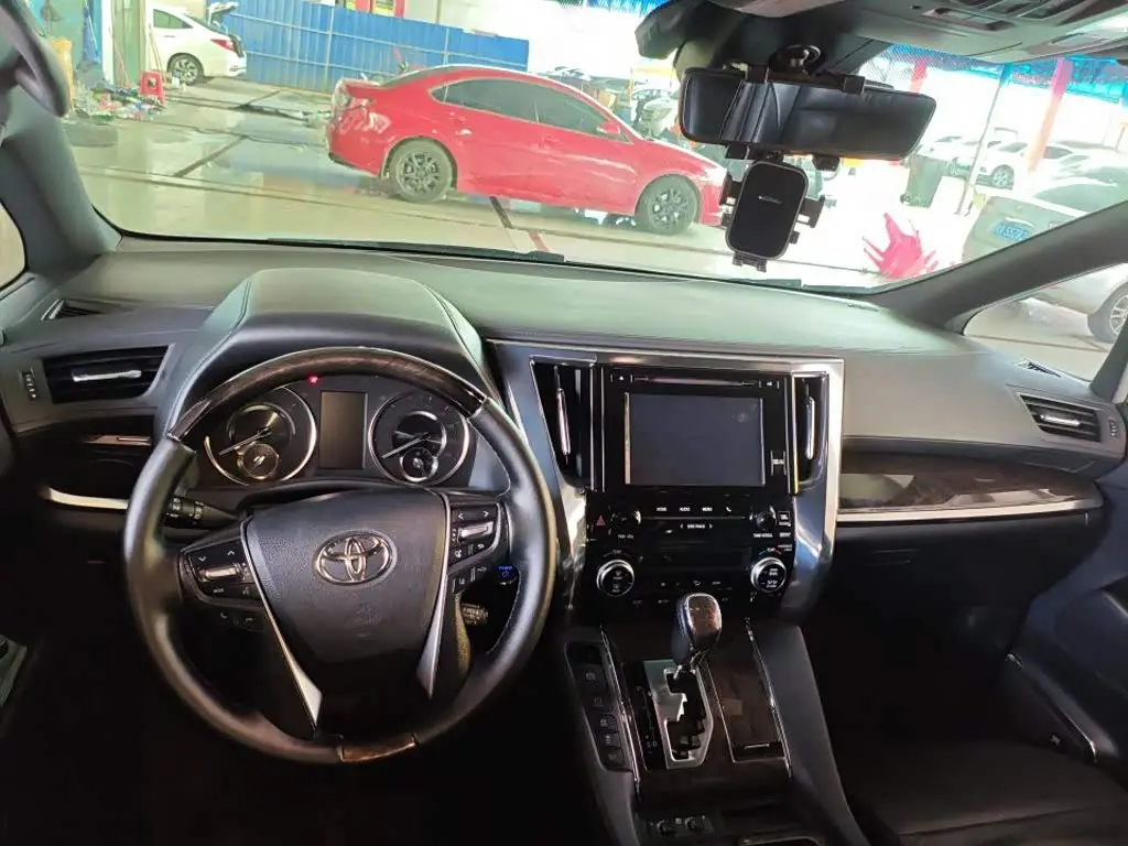 Toyota Vellfire 2020 — Photo 4/10