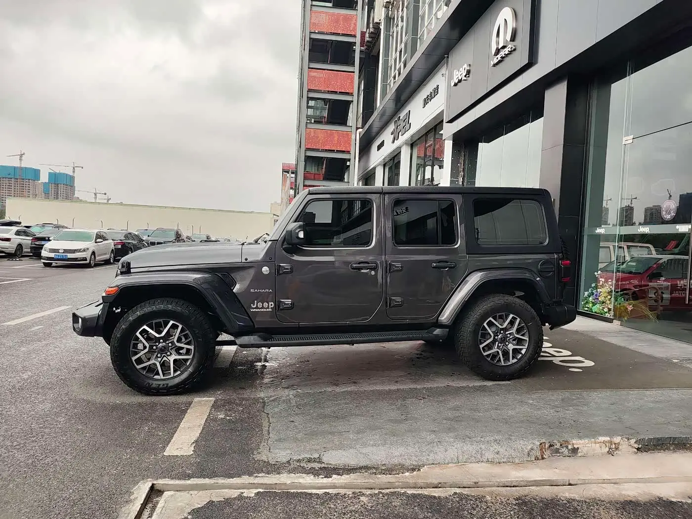 Jeep Wrangler 2025 — Photo 4/19