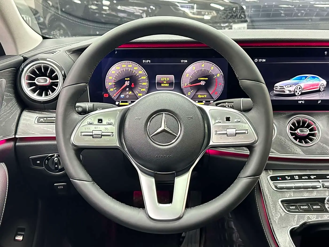 Mercedes-Benz CLS 2019 — Photo 17/20