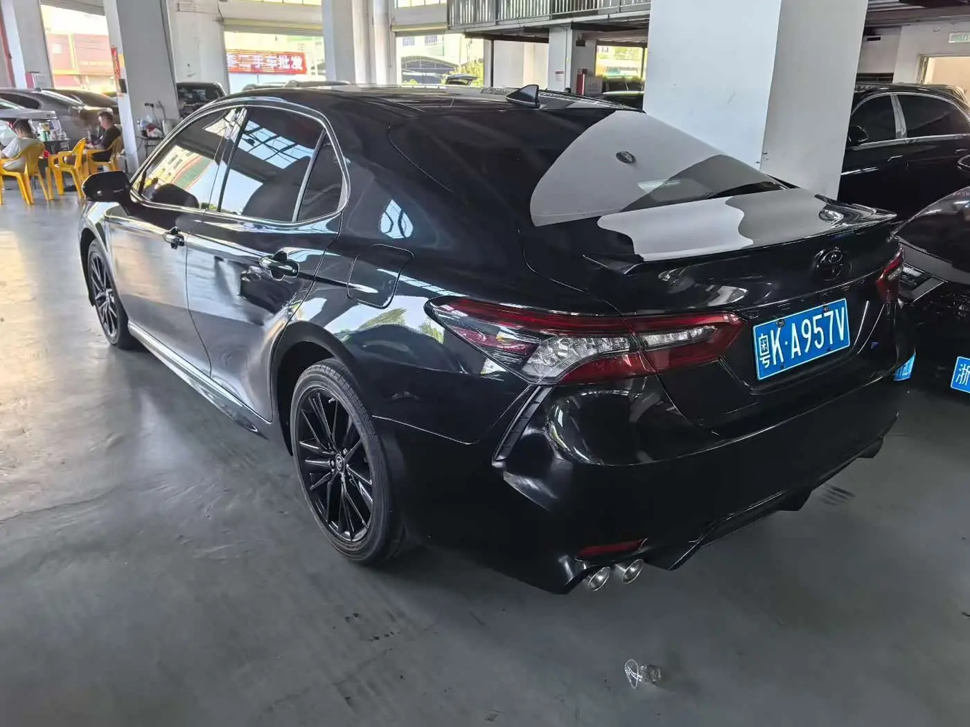 Toyota Camry 2023 — Photo 5/9