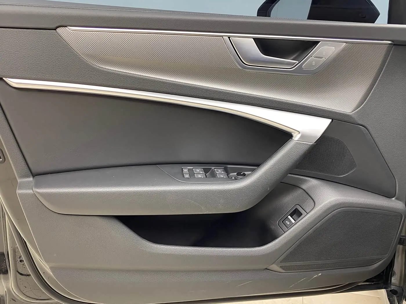 Audi A6L 2024 — Photo 11/12