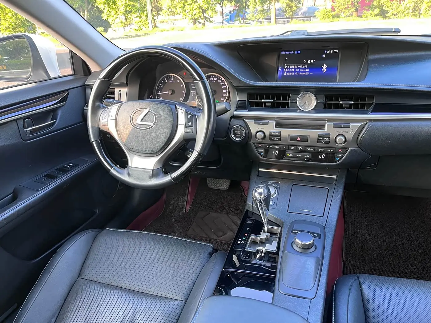 Lexus ES 2015 — Şəkil 15/19