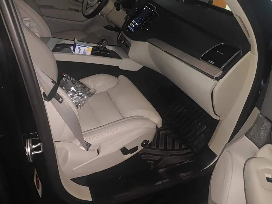 Volvo XC90 2023 — Şəkil 8/16