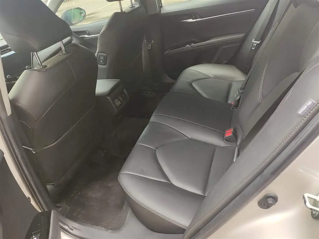 Toyota Camry 2019 — Photo 17/20