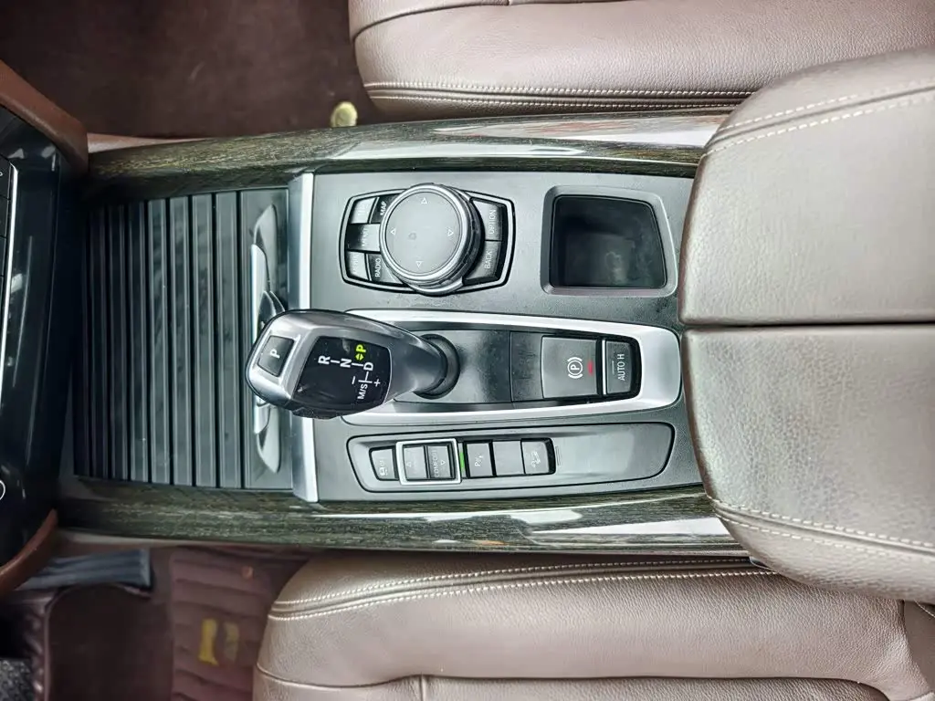 BMW X5 2016 — Photo 17/20